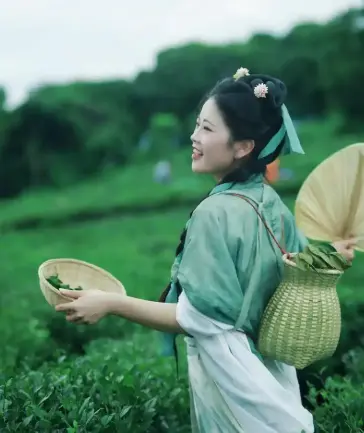 上海定西路夜宵一条街：烧烤小龙虾的深夜狂欢，你打卡了吗？🍢